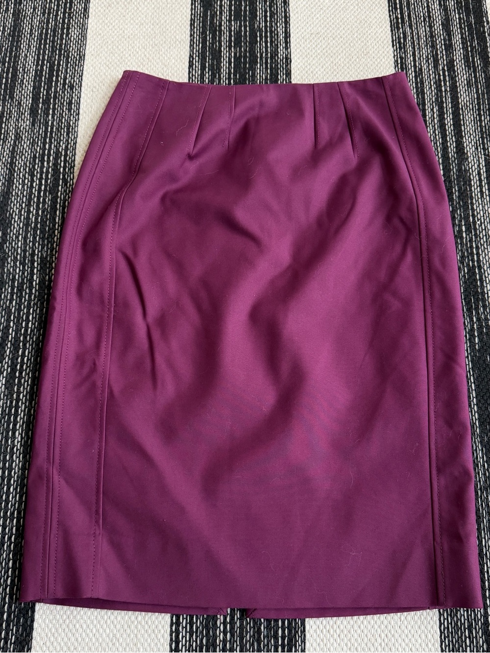 Halogen Women's Plum Pencil Skirt - Sleek Panel Detail Size 2